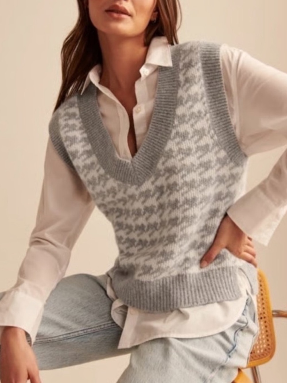 Abercrombie & Fitch Houndstooth V-Neck Sweater Vest Size Large Grey
